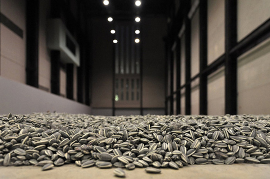 艾未未與⼀億葵花籽– InitiArt Magazine